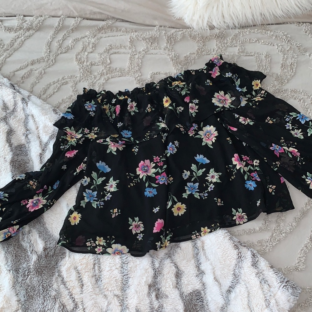 H&M off-the-shoulder Blouse- Size M